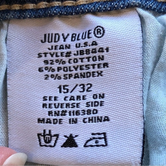 Judy Blue Size 15/32 Skinny Fit distressed frayed hem highrise medium wash jeans - Picture 13 of 13